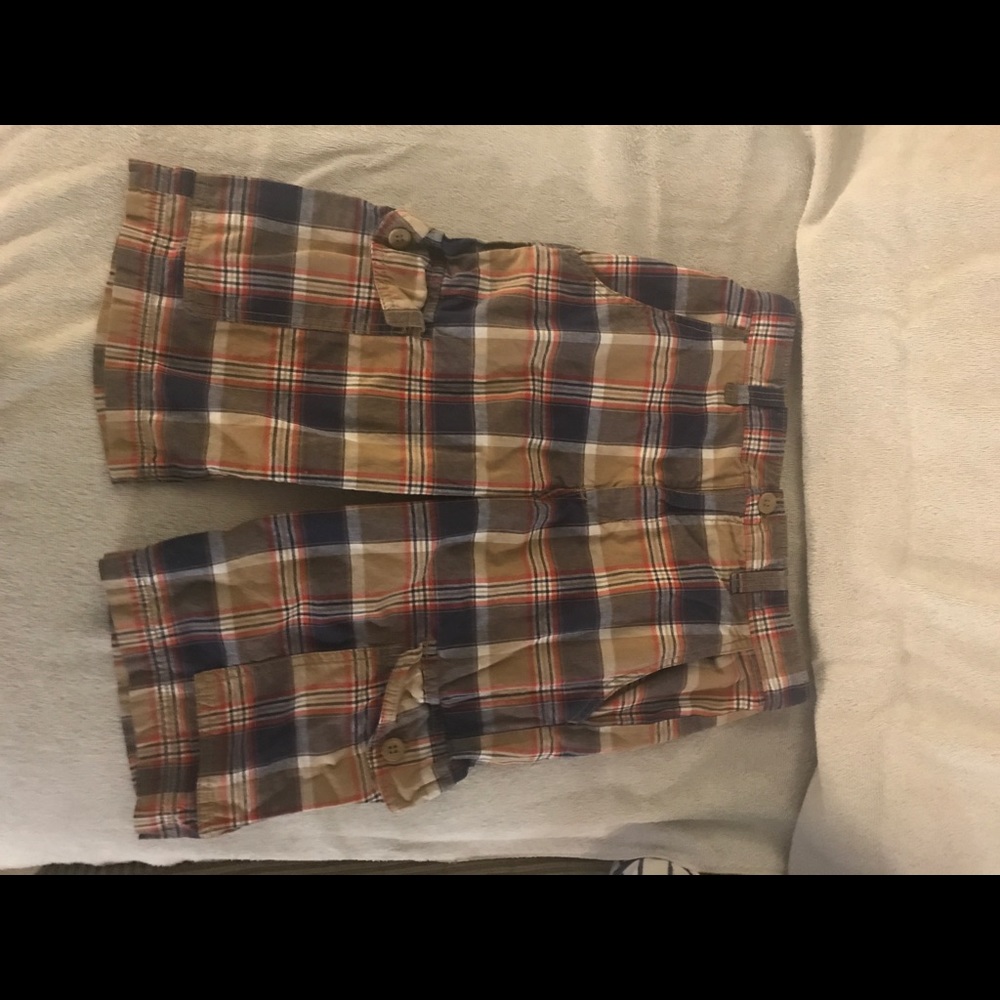 Old navy plaid shorts